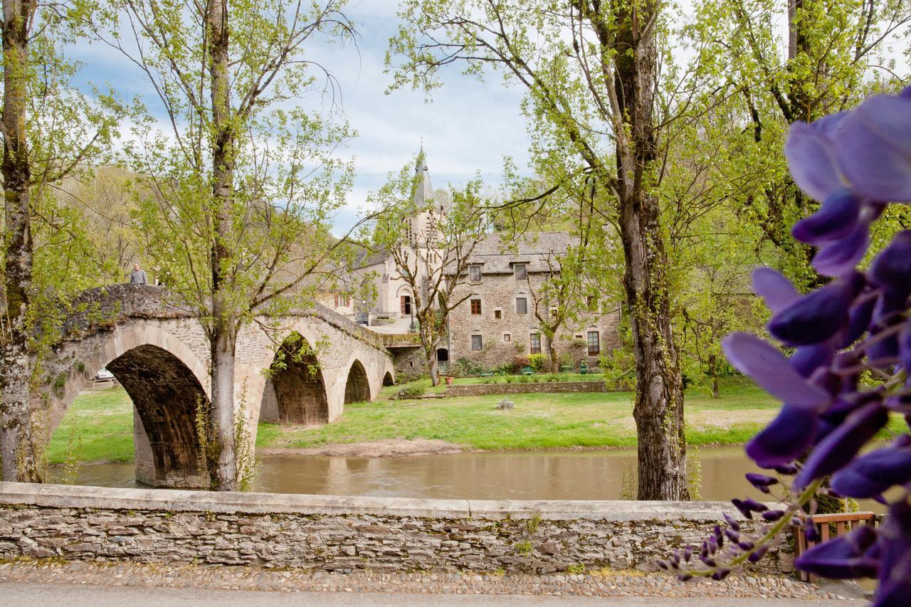 Готель Le Vieux Pont Belcastel  Екстер'єр фото
